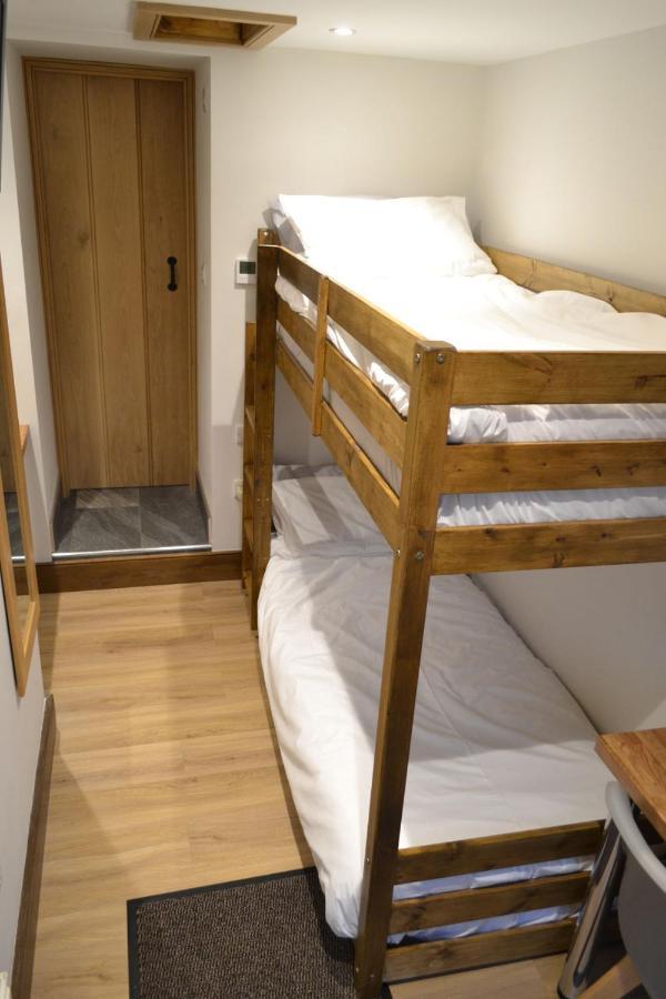 Dalecote Barn Guest house *